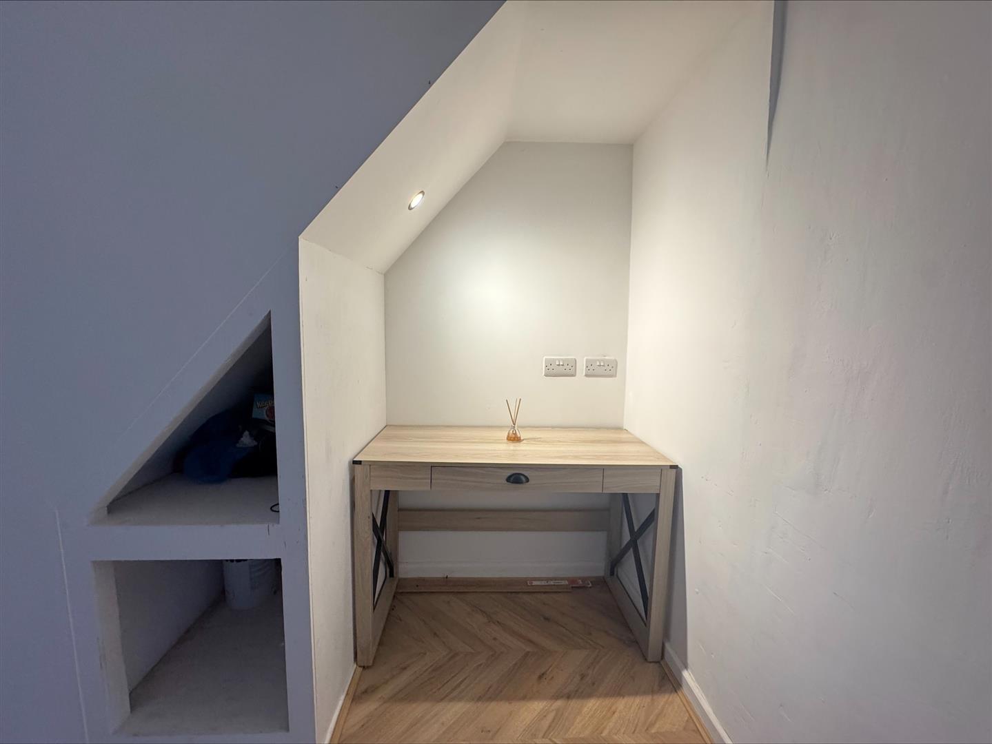 Panteg, Felinfoel, Llanelli, SA15 3TE